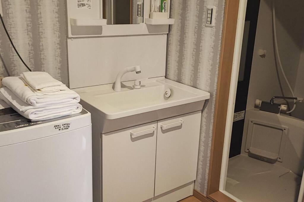 Apartemen 全新上线花跡民宿4号館102，关西机场直达萩之茶屋出站1分钟！难波、心斋桥4分钟车程！